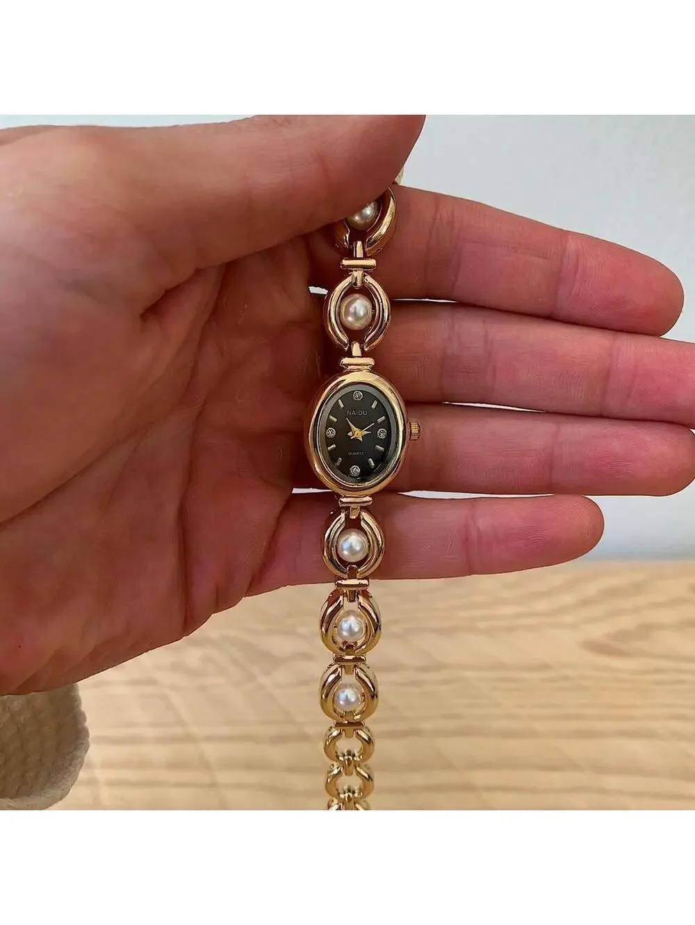 Luxury Y2K style Gold round stainless steel quartz pearl stone charm watch